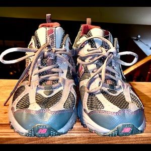 Women’s NEW BALANCE size 8 tennis shoes